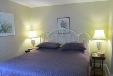 Bernard Gray Hall Bed And Breakfast