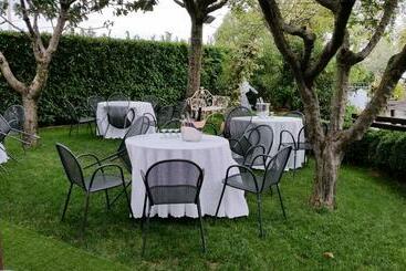 هتل Tetto Delle Marche Ristorante Dei Conti