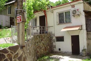 پانسیون Apartment On Erekle 25a
