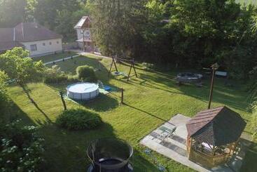 Пансион Fónagy Apartmanok