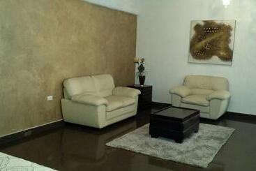 Premier Hotel Suites