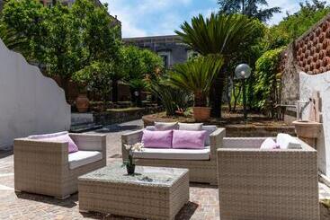 تختخواب و صبحانه Villa Francesca Relais