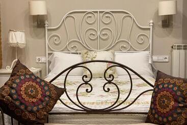 Hostal Orleans