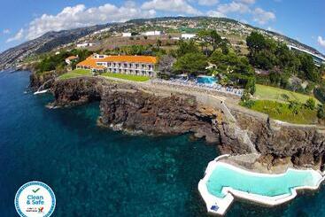 هتل Albatroz Beach & Yacht Club