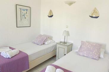هتل Anthos Apartments