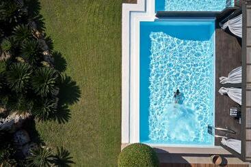 Aquagrand Exclusive Deluxe Resort Lindos Adults Only