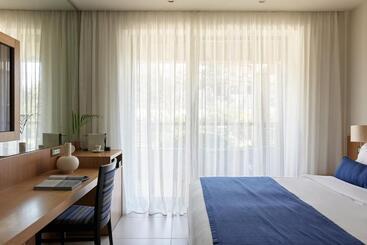 هتل Atlantica Kalliston Resort   Adults Only