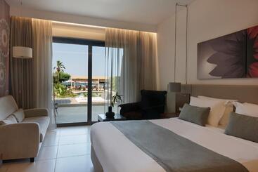 هتل Atlantica Kalliston Resort   Adults Only