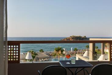 هتل Atlantica Kalliston Resort   Adults Only
