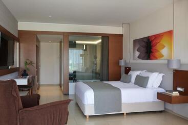 هتل Atlantica Kalliston Resort   Adults Only
