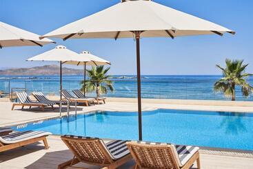 هتل Atlantica Kalliston Resort Adults Only