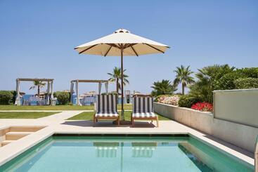 هتل Atlantica Kalliston Resort   Adults Only