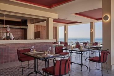 هتل Atlantica Kalliston Resort   Adults Only