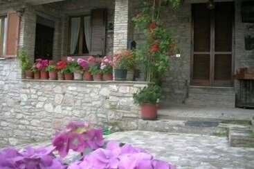هتل B&b La Terrazza Del Subasio