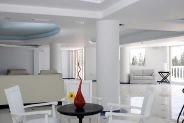 Gerakas Belvedere Hotel & Luxury Suites