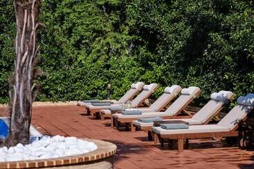 هتل Blazer Suites