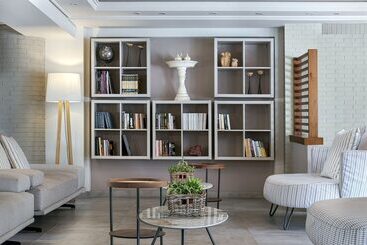 هتل Blazer Suites