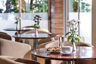 هتل Blazer Suites