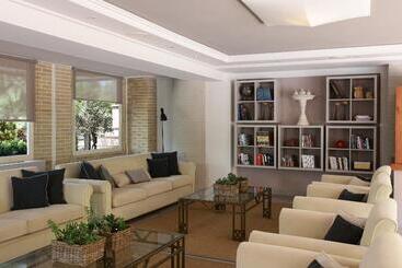 هتل Blazer Suites