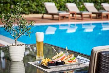 هتل Blazer Suites