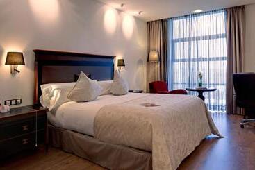 هتل Crowne Plaza Madrid Airport