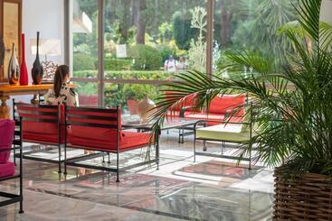 Hotel Dionysos