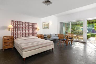 Hotel Dionysos