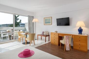 Hotel Dionysos