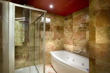 هتل Hilton Garden Inn Lecce