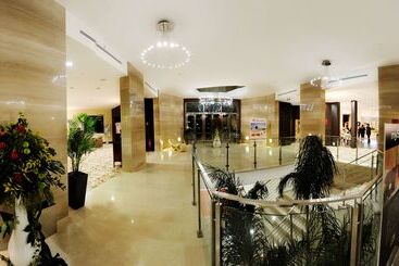 هتل Hilton Garden Inn Lecce
