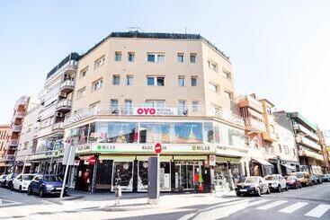هتل Hostal Athenas