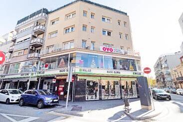 هتل Hostal Athenas