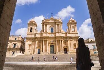 卡里克羅鄉間度假村 - Noto