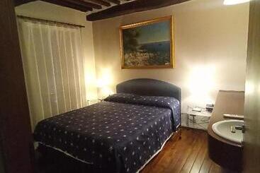 هتل Locanda Del Glicine