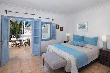 هتل Meltemi Suites