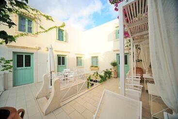 هتل Mythos Suites Boutique