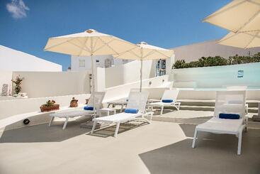 هتل Pantelia Suites