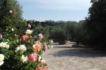 هتل Poggio Degli Ulivi