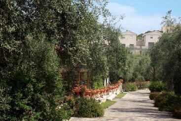هتل Poggio Degli Ulivi