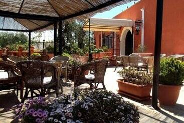 هتل Poggio Degli Ulivi
