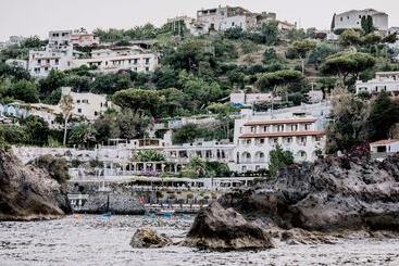 Strand Hotel Delfini