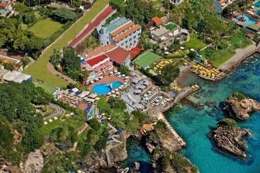Strand Hotel Delfini