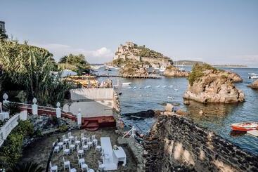 Strand Hotel Delfini