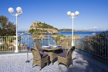 Strand Hotel Delfini