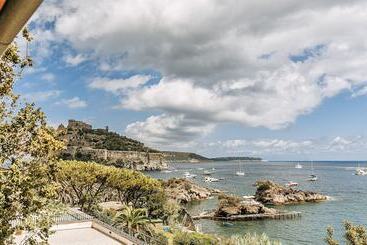 Strand Hotel Delfini