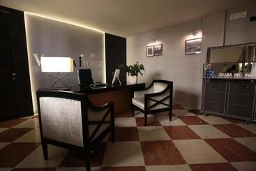 هتل Verona House Apart