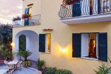 هتل Villa Maria