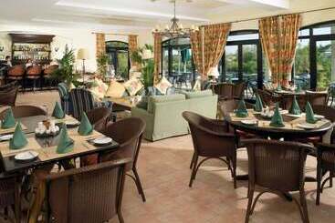 Pine Cliffs Resort