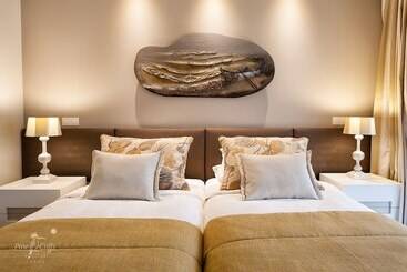 Pine Cliffs Resort