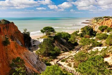 Pine Cliffs Resort